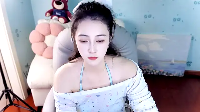 Snapshot of summer_uu chatting on June 21, 2026, 3:36 pm summer uu online show from June 21, 2026, 3:36 pm