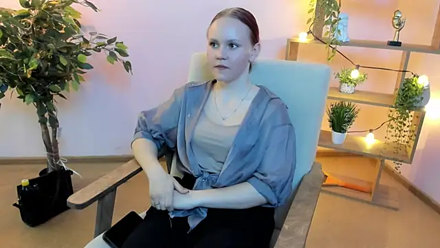 CharlaFenbert online show from March 29, 2026, 9:20 am