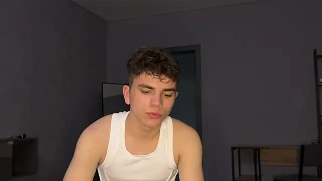 Snapshot of MaxWoolf chatting on May 9, 2026, 2:44 pm MaxWoolf online show from May 9, 2026, 2:44 pm