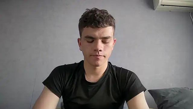 MaxWoolf online show from June 6, 2026, 12:10 pm