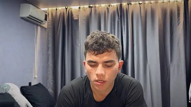 MaxWoolf online show from June 21, 2026, 3:36 pm