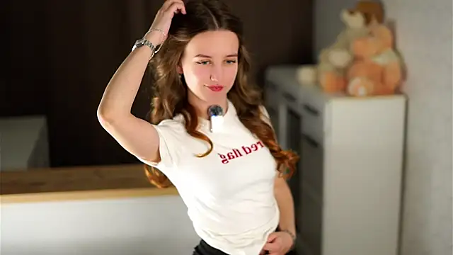 sinfulThea online show from April 4, 2026, 11:29 am