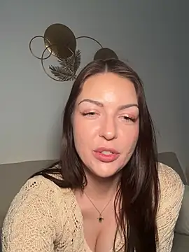 xLunaBliss online show from April 1, 2026, 5:32 pm