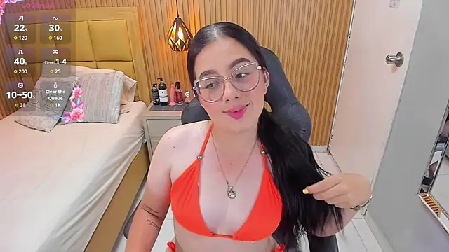 SAMANTHAFIORE2 online show from May 8, 2026, 7:41 pm