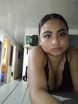 Snapshot of Aliceee_bolton chatting on April 16, 2026, 4:46 am Aliceee bolton online show from April 16, 2026, 4:46 am