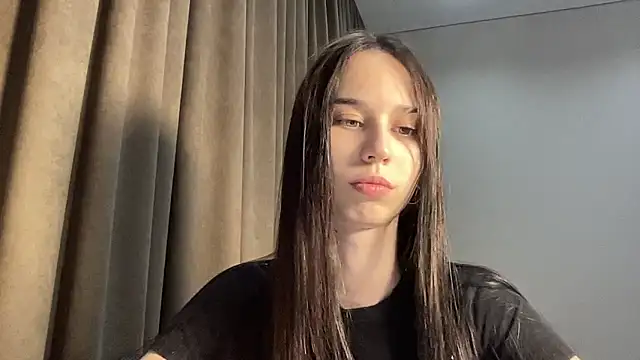 sparkmuse online show from April 5, 2026, 9:45 pm