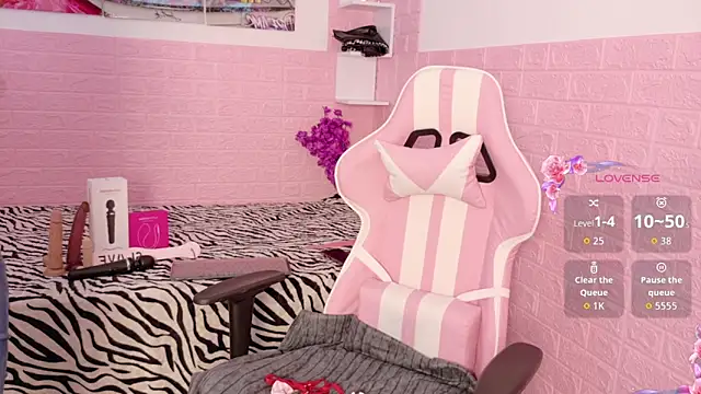 Sophi Sweet11 online show from April 13, 2026, 1:38 pm