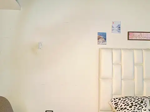 LeticiaVisconti online show from April 14, 2026, 3:29 pm