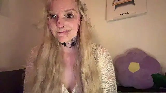 LoveAliceXXX online show from April 8, 2026, 7:47 pm