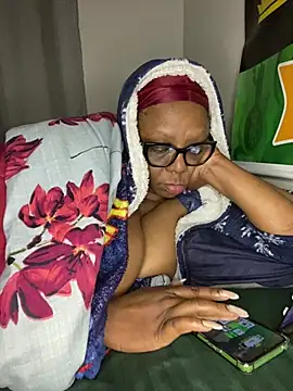 BoobsQueeen online show from July 4, 2026, 5:13 am