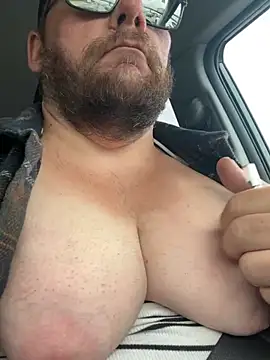 hugemanbreasts online show from May 22, 2026, 10:48 pm