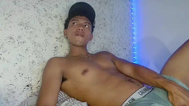 Snapshot of tonydesire_ chatting on April 11, 2026, 8:13 pm tonydesire online show from April 11, 2026, 8:13 pm