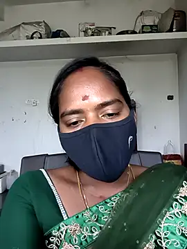 Snapshot of Tamil_Sangeetha chatting on April 9, 2026, 6:41 am Tamil Sangeetha online show from April 9, 2026, 6:41 am