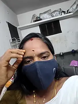 Snapshot of Tamil_Sangeetha chatting on April 28, 2026, 6:35 pm Tamil Sangeetha online show from April 28, 2026, 6:35 pm