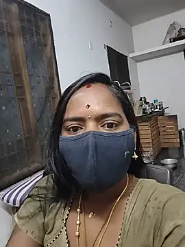 Snapshot of Tamil_Sangeetha chatting on May 15, 2026, 12:28 am Tamil Sangeetha online show from May 15, 2026, 12:28 am