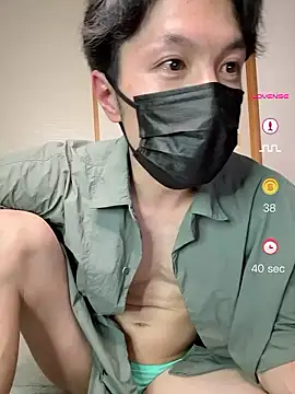 Snapshot of -YumaUemura- chatting on May 20, 2026, 2:23 pm -YumaUemura- online show from May 20, 2026, 2:23 pm