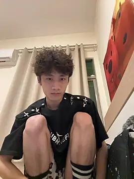 sexyboy-3525 online show from May 25, 2026, 4:24 pm