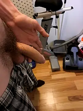 Snapshot of MassiveMask chatting on April 15, 2026, 4:30 am MassiveMask online show from April 15, 2026, 4:30 am