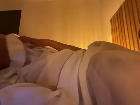 Snapshot of Victoria-timide chatting on April 15, 2026, 7:58 pm Victoria-timide online show from April 15, 2026, 7:58 pm