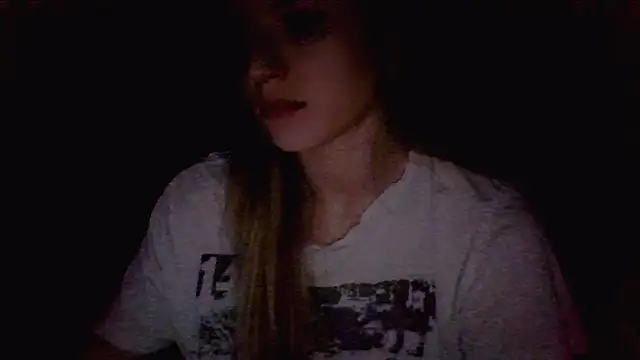 Alisa Swan  online show from April 1, 2026, 6:49 pm