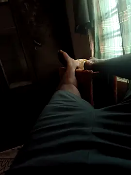 EagerGarment online show from April 17, 2026, 4:04 am