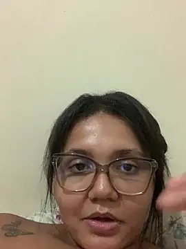 viviboraaaa online show from April 13, 2026, 3:34 am