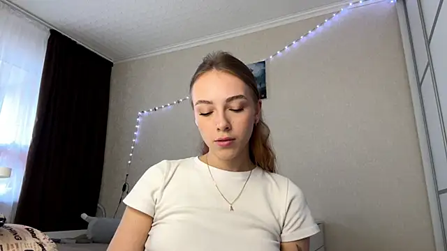 EvaMerci online show from March 30, 2026, 7:31 am