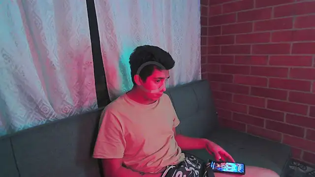 ethann2  online show from April 3, 2026, 3:59 am