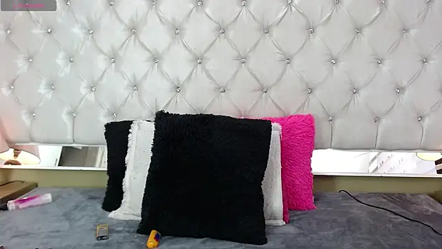 Snapshot of MistressNyx_ chatting on May 20, 2026, 8:37 pm MistressNyx online show from May 20, 2026, 8:37 pm