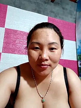 Snapshot of --Miranma-- chatting on April 2, 2026, 10:24 am --Miranma-- online show from April 2, 2026, 10:24 am