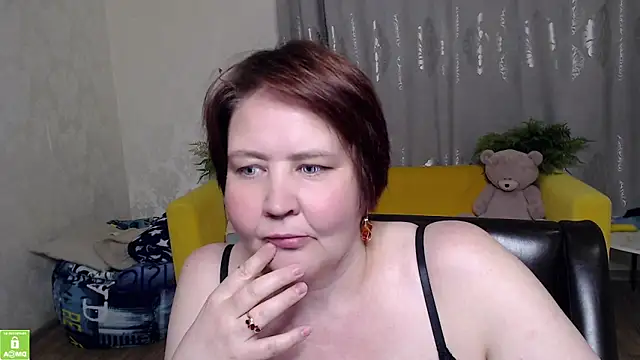 Snapshot of QUEEN02030 chatting on May 8, 2026, 3:06 pm QUEEN02030 online show from May 8, 2026, 3:06 pm