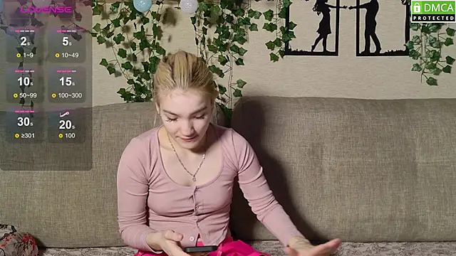Girl Meow18 online show from May 6, 2026, 7:46 am