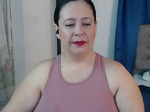 carlareyesk977 online show from May 3, 2026, 11:49 am