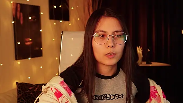 ElisonAvergarden online show from April 16, 2026, 3:13 pm