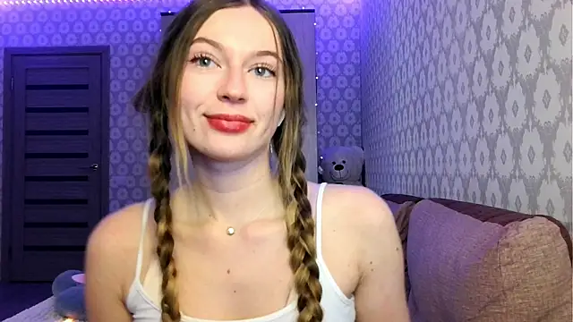 sexyamelia meow online show from May 4, 2026, 9:00 pm