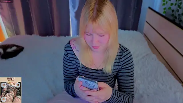 unburnedgirl online show from May 10, 2026, 7:24 am