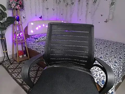 Naughty Stripgirl0 online show from May 10, 2026, 4:56 pm