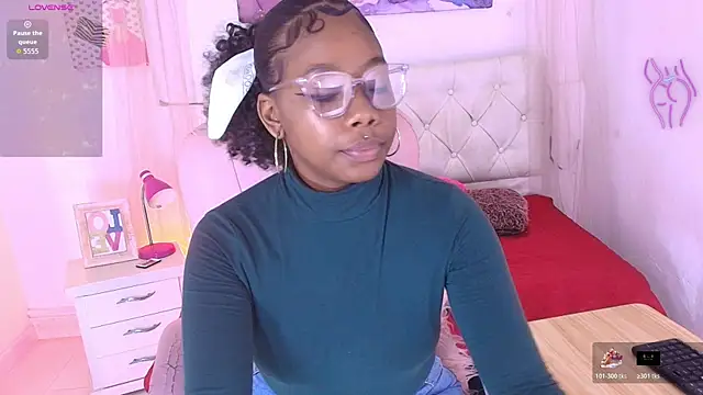 emily smith18 online show from April 24, 2026, 12:07 pm