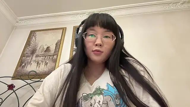 Feylinmay online show from April 30, 2026, 10:43 am