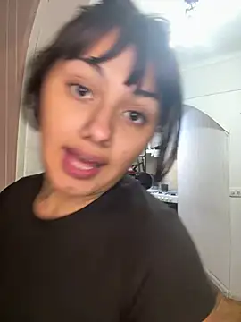 Snapshot of Abrildqquino chatting on May 9, 2026, 10:15 pm Abrildqquino online show from May 9, 2026, 10:15 pm
