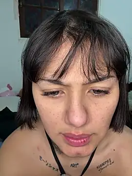 Snapshot of Abrildqquino chatting on June 12, 2026, 3:49 am Abrildqquino online show from June 12, 2026, 3:49 am