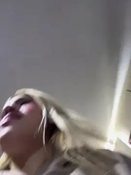 Lia fire online show from May 4, 2026, 3:46 am