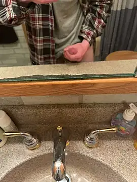 Snapshot of Shawnronald420861 chatting on April 8, 2026, 3:56 pm Shawnronald420861 online show from April 8, 2026, 3:56 pm