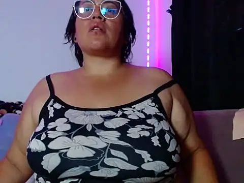 vibeSex1 online show from April 12, 2026, 7:19 pm