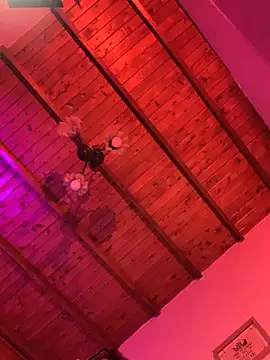 Snapshot of Violett_Sykes chatting on April 3, 2026, 5:38 am Violett Sykes online show from April 3, 2026, 5:38 am