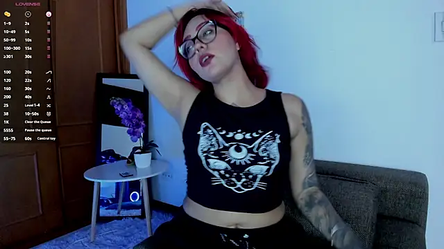 Snapshot of Violett_Sykes chatting on April 13, 2026, 10:04 pm Violett Sykes online show from April 13, 2026, 10:04 pm