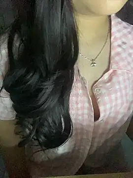 Rosecute11 online show from April 11, 2026, 10:41 am