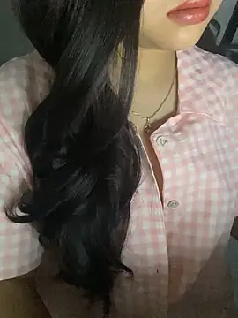 Rosecute11 online show from April 12, 2026, 3:11 am