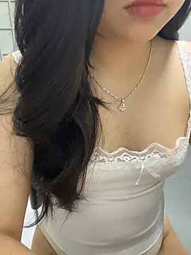 Rosecute11 online show from April 23, 2026, 3:14 pm