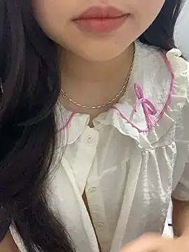 Rosecute11 online show from April 26, 2026, 8:28 pm